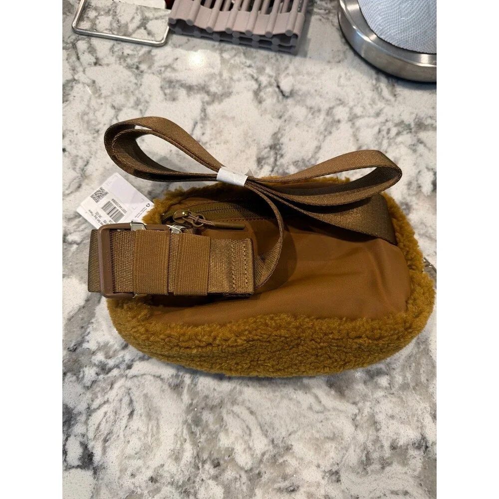 Brand new Lululemon Fleece Everywhere Belt Bag